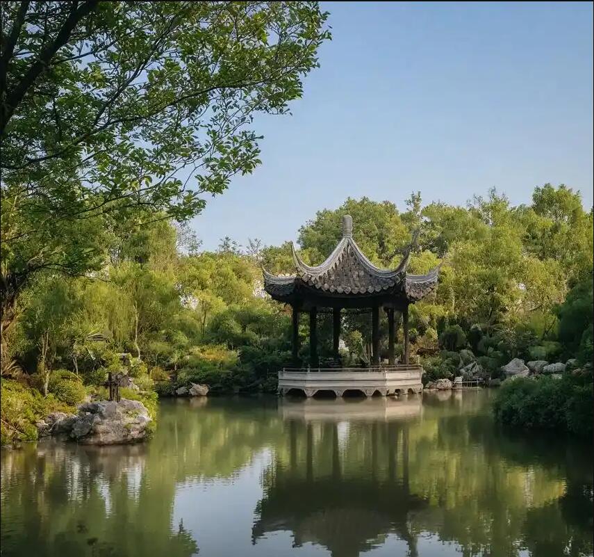 饶河县初夏餐饮有限公司