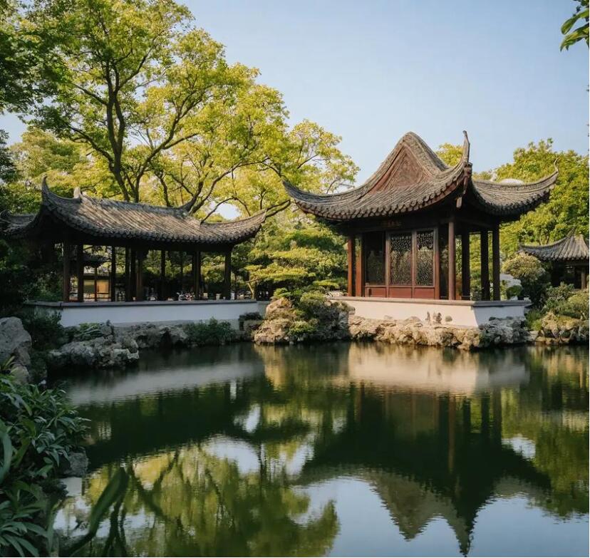 饶河县初夏餐饮有限公司