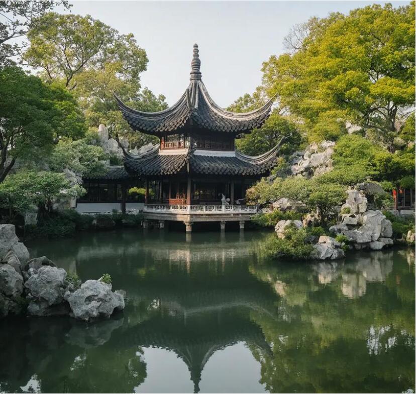 饶河县初夏餐饮有限公司